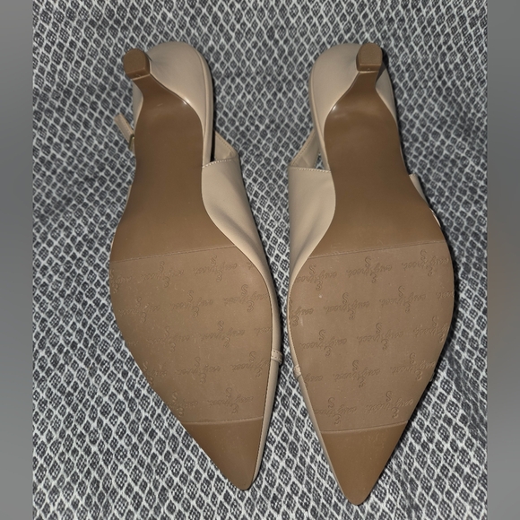 NIB Easy Street Women's Beige Slingback Kitten Heels. Size 12W - Picture 6 of 9